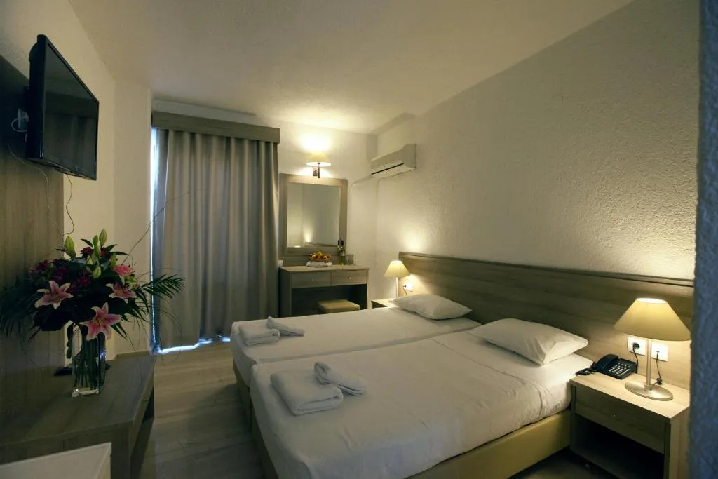 Apollon Hotel: another view