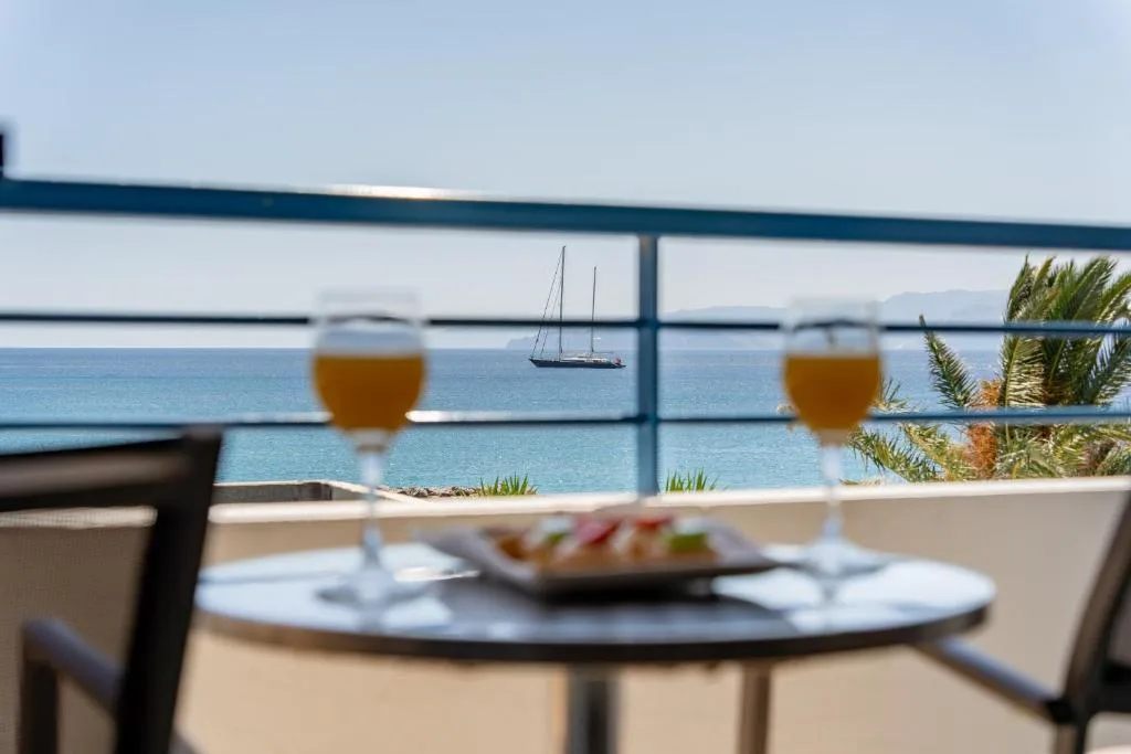 Ariadne Beach: another view