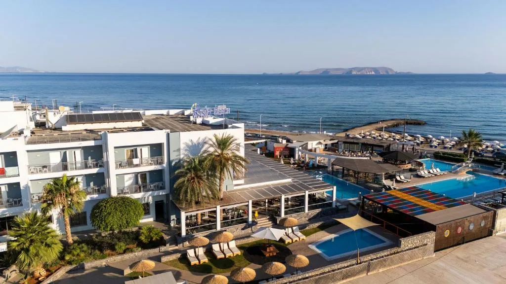 Astir Beach Hotel: another view