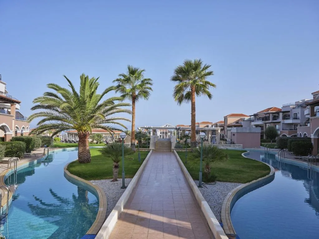 Atlantica Caldera Palace: another view