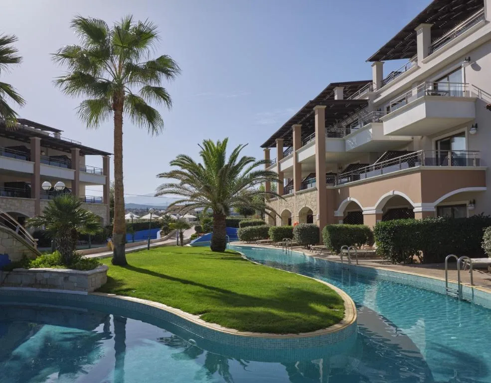 Atlantica Caldera Palace: another view