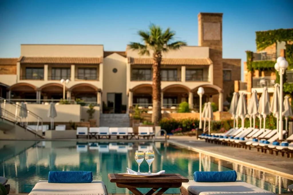 Bella Beach Hotel: another view