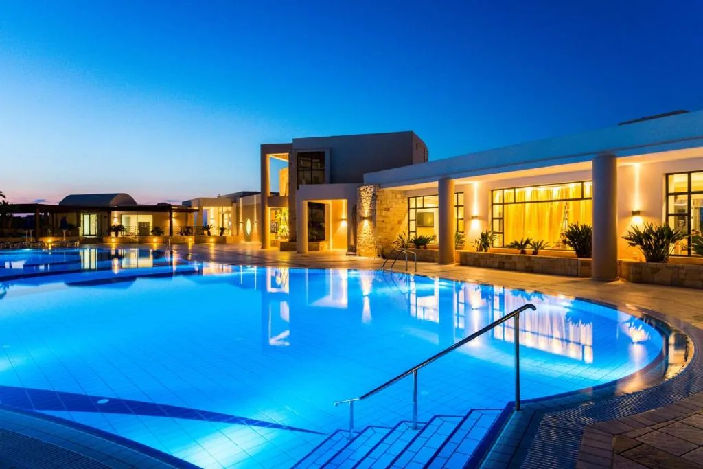 Grand Hotel Holiday Resort: another view