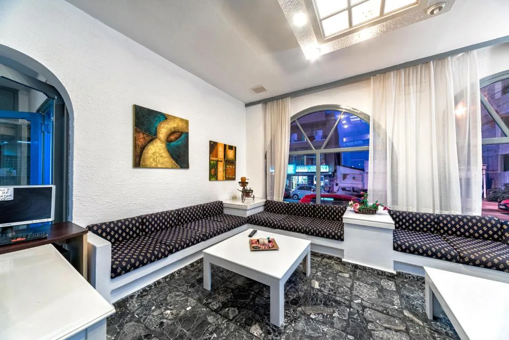 Hotel Iro: another view