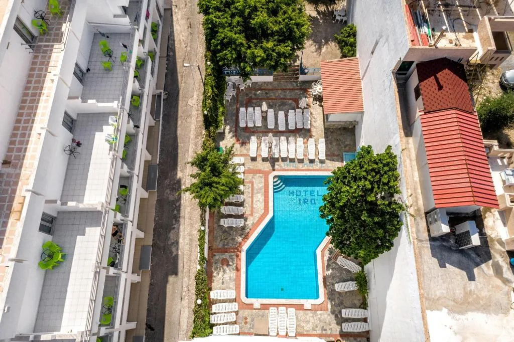 Hotel Iro: another view