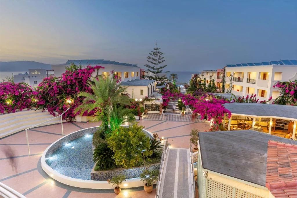 Hydramis Palace Beach Resort: another view