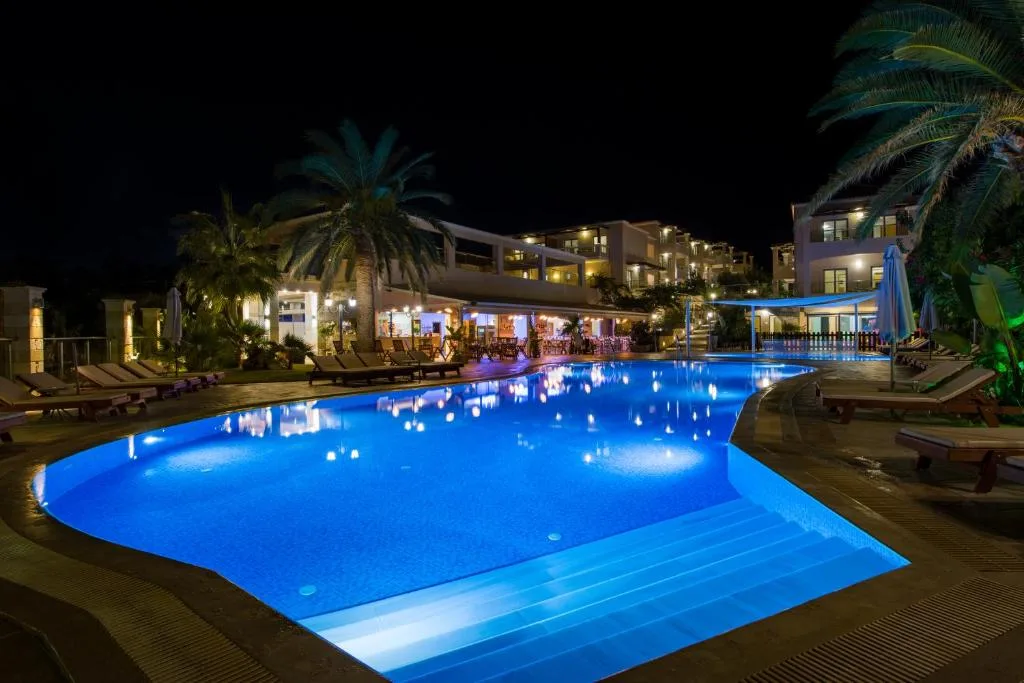 Isida Hotel Agia Marina: another view