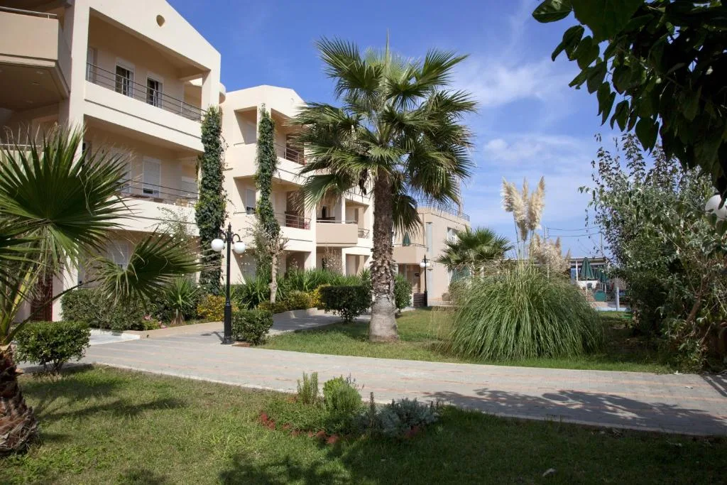 Maleme Mare: another view