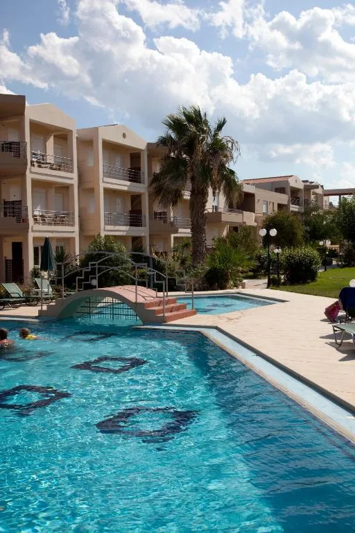 Maleme Mare: another view