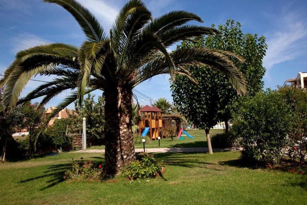 Maleme Mare: another view