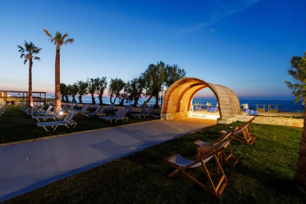 Malia Bay Beach Hotel & Bungalows: another view