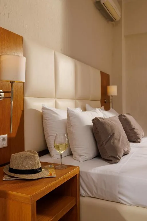 Malia Bay Beach Hotel & Bungalows: another view