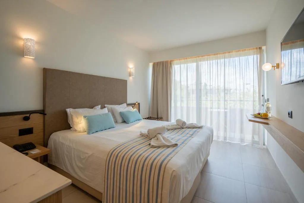 Minos Hotel: another view