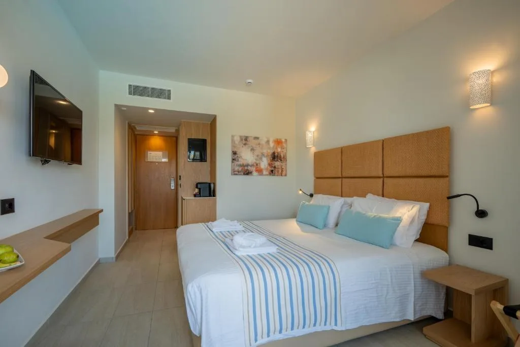 Minos Hotel: another view