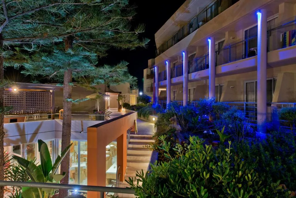 Minos Hotel: another view