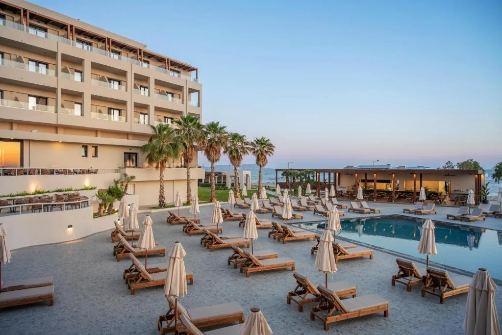 Oya Beach Resort: another view