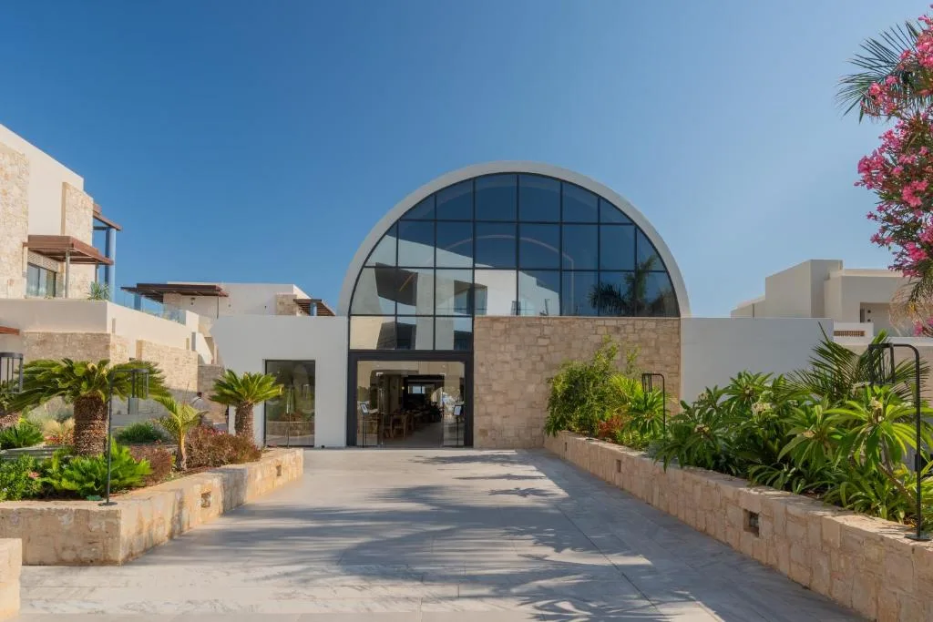 Paralos Kosta Alímia: another view