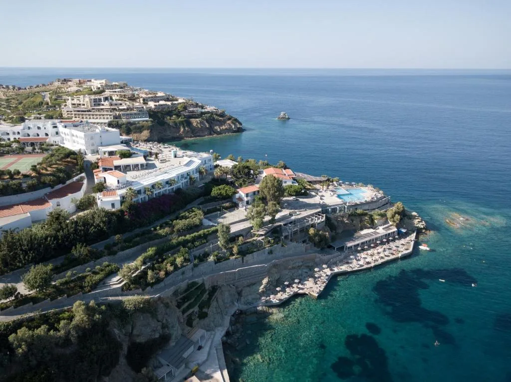 Peninsula Resort & Spa: another view