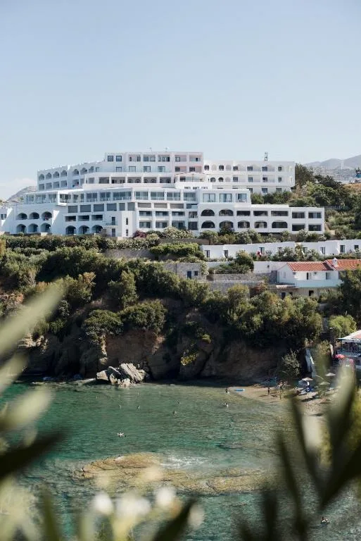 Peninsula Resort & Spa: another view