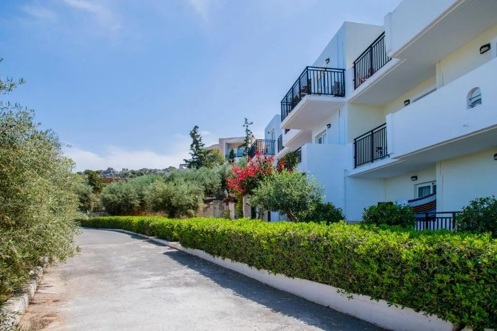 Semiramis Village Hotel: another view