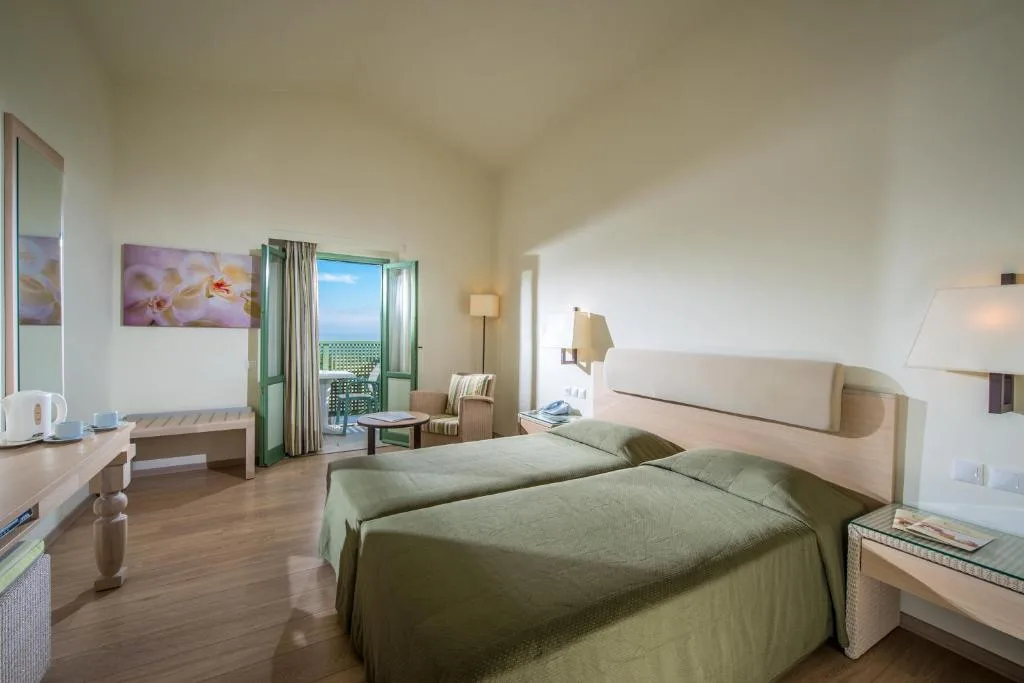 Silva Beach Hotel: another view