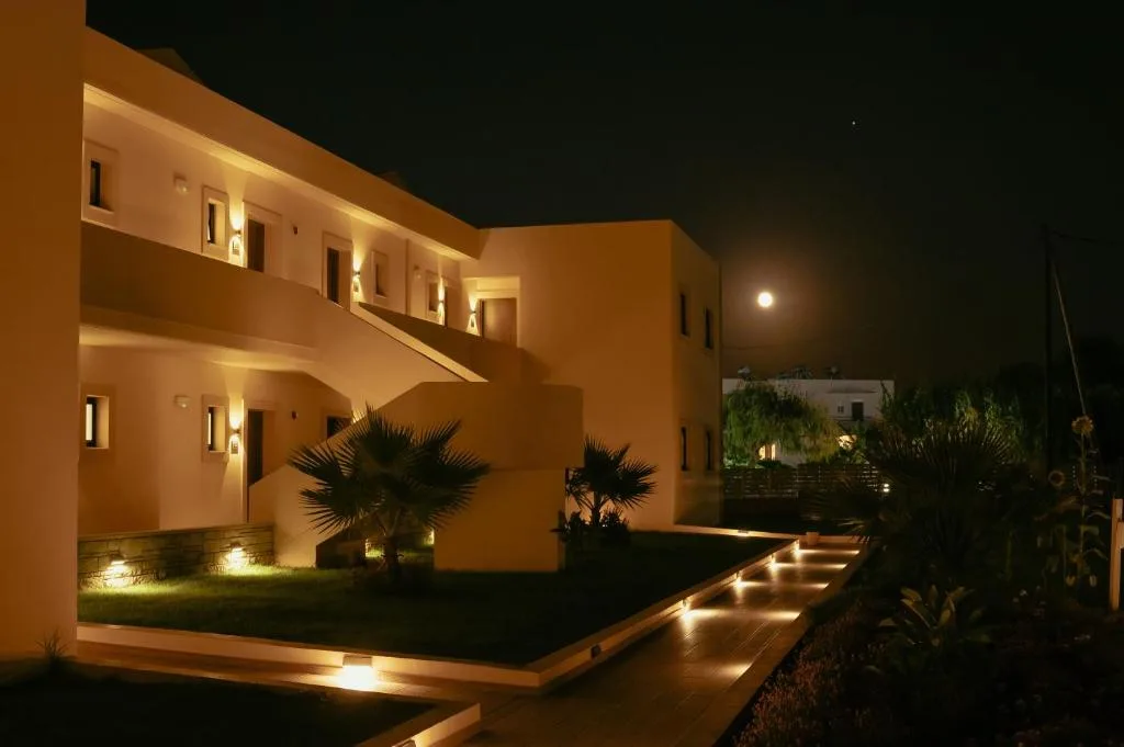 Silver Beach Hotel & Apartments: another view