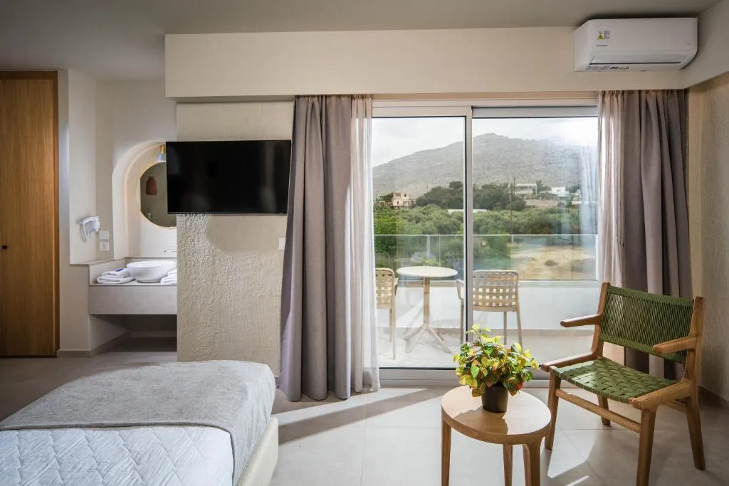 South Coast Hotel: another view