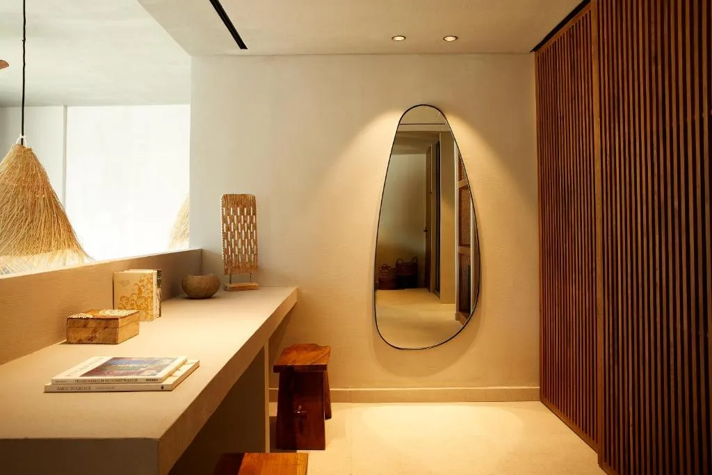 The Syntopia Hotel: another view