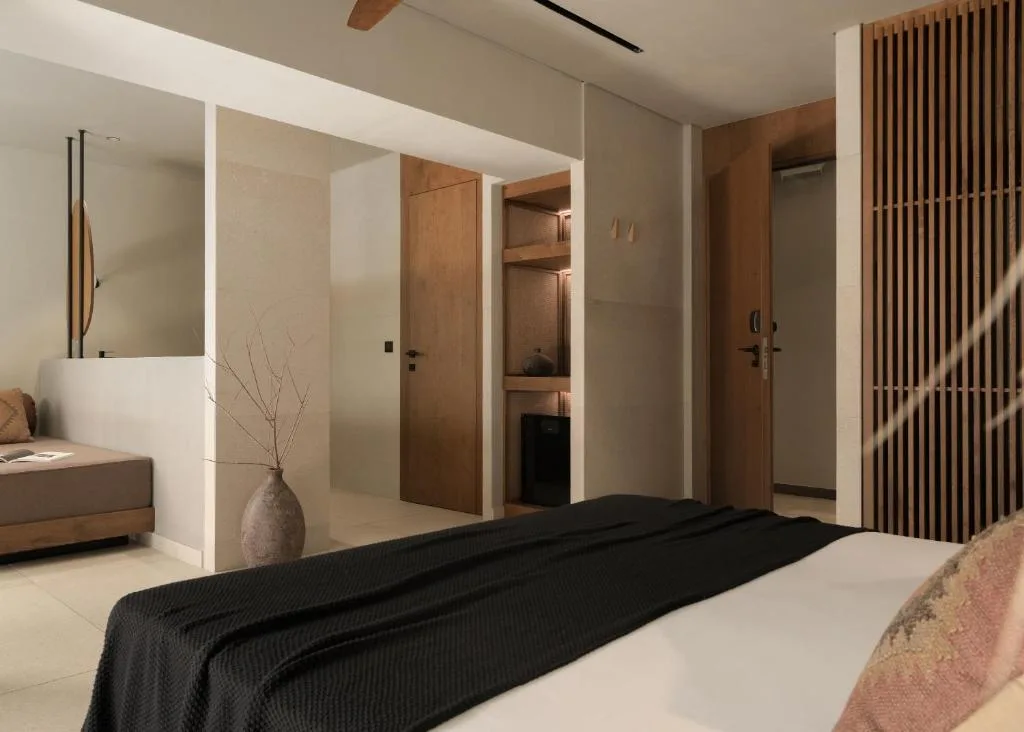 The Syntopia Hotel: another view