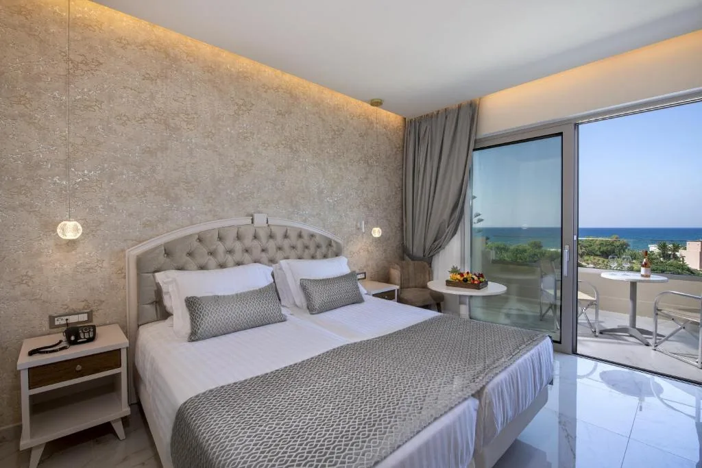 Vantaris Luxury Beach Resort: another view