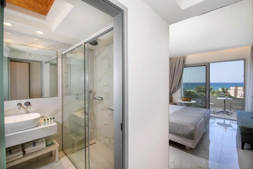 Vantaris Luxury Beach Resort: another view