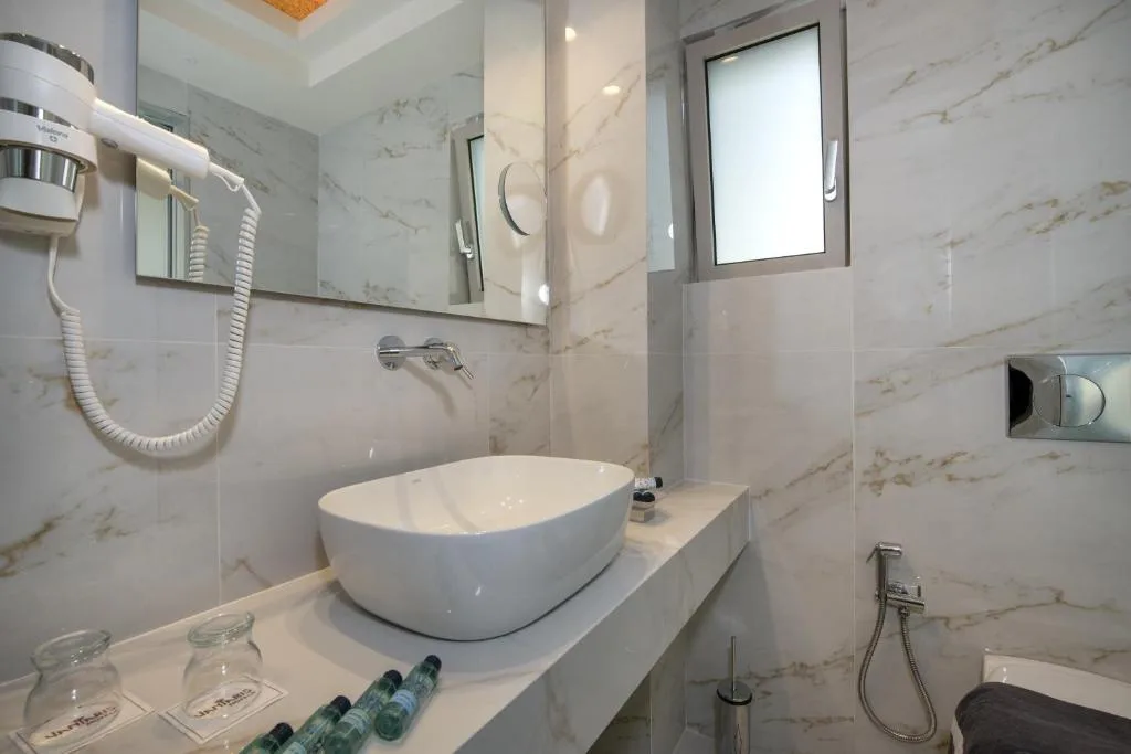 Vantaris Luxury Beach Resort: another view
