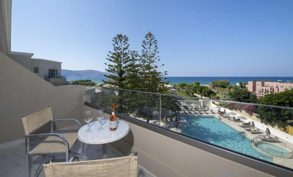 Vantaris Luxury Beach Resort: another view