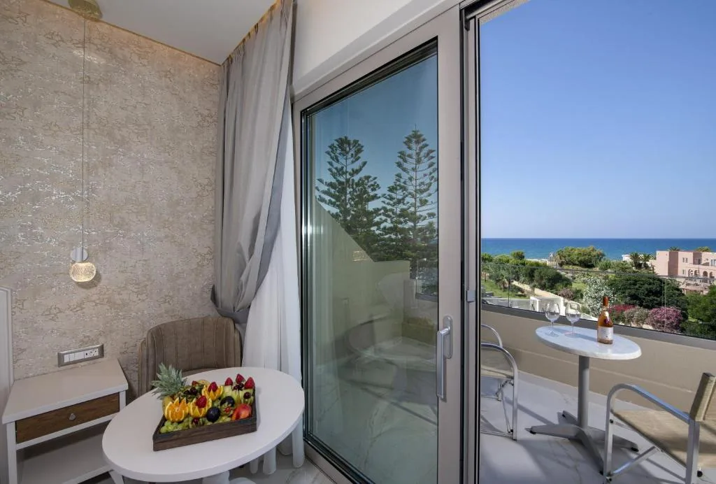 Vantaris Luxury Beach Resort: another view