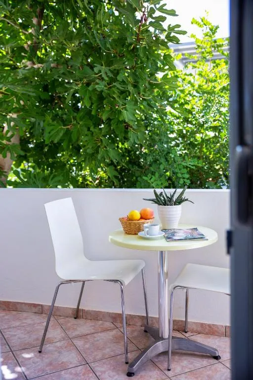 Xidas Garden: another view